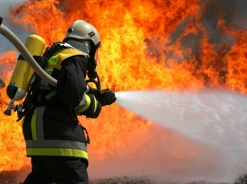 Чтобы пожарные приехали быстрее, стоит установить противопожарную систему