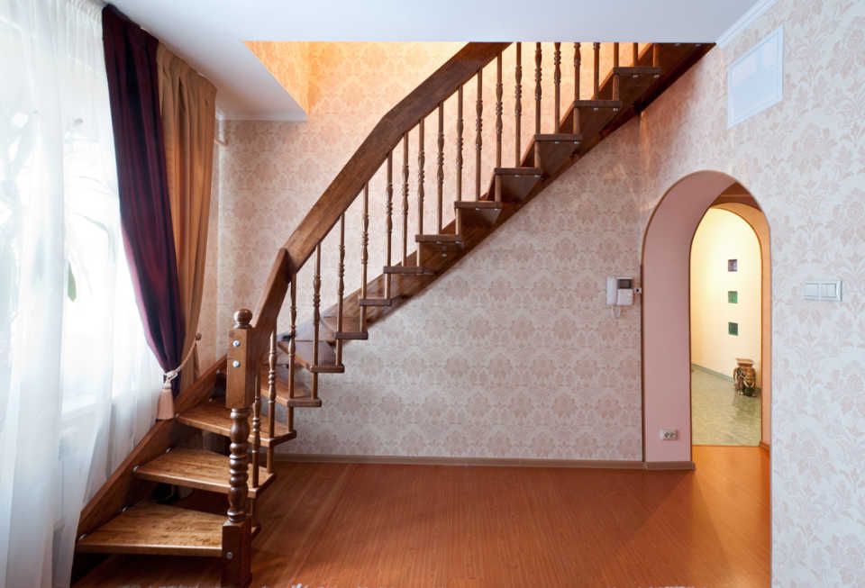 Как выбрать деревянную лестницу. Виды и типы лестниц 