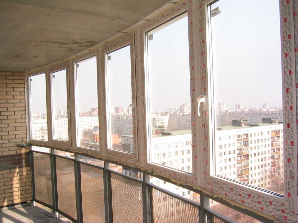 Остекление лоджий и балконов: виды и основные особенности каждого из них